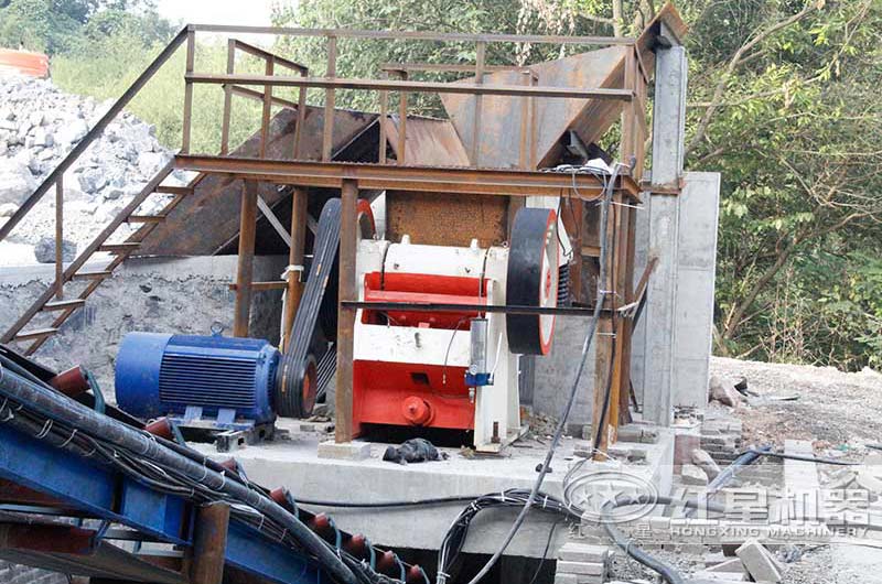 PE600x900顎式破碎機現(xiàn)場 PE600x900顎式破碎機現(xiàn)場