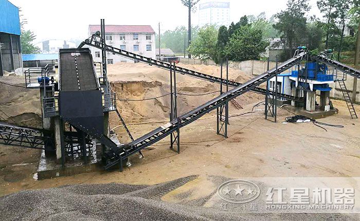 經過粉碎、制沙、洗沙石英砂生產工藝