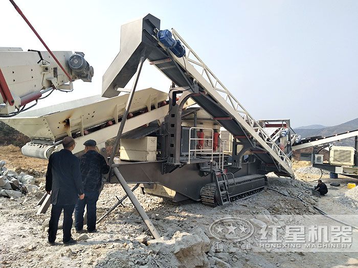 移動(dòng)破碎機(jī)搭載圓錐破碎機(jī)