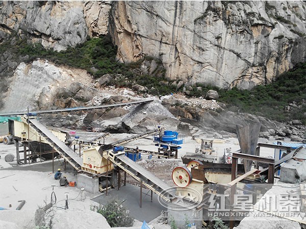 1200tph礦石破碎機現場圖 1200tph礦石破碎機現場圖