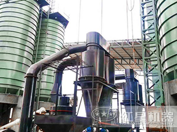 HGM130磨粉機現(xiàn)場圖