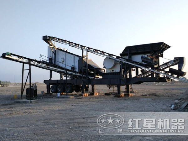 新款小型移動式破碎機現場圖 新款小型移動式破碎機現場圖