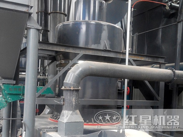 3250石灰石磨粉機作業(yè)圖 3250石灰石磨粉機作業(yè)圖