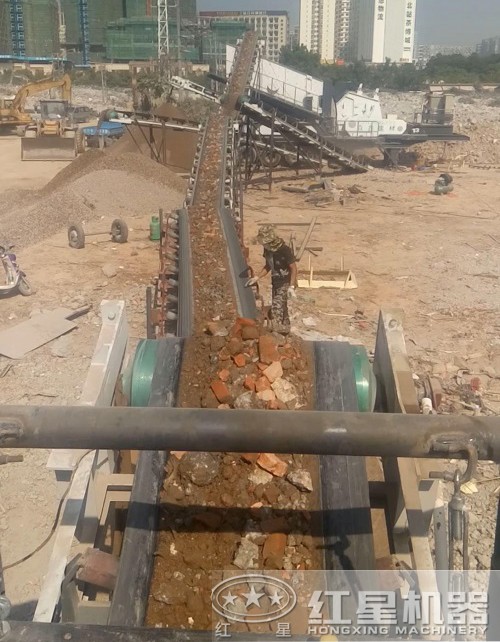 固體廢物破碎現(xiàn)場