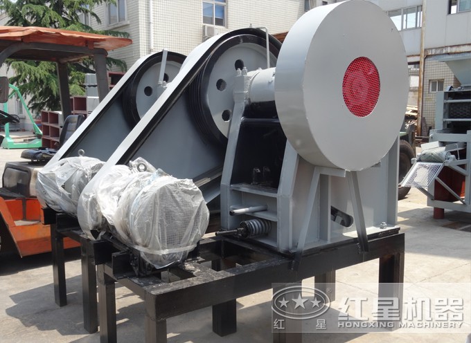 PE–150×250顎式破碎機帶電機 PE–150×250顎式破碎機帶電機