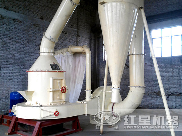 磨粉機(jī)現(xiàn)場(chǎng)作業(yè)圖 磨粉機(jī)現(xiàn)場(chǎng)作業(yè)圖