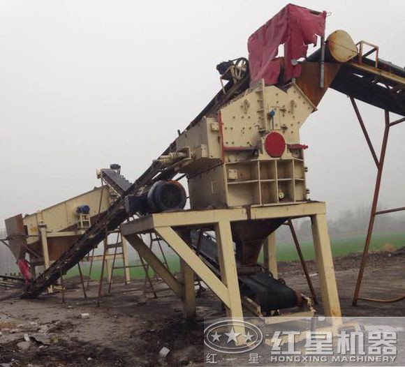 細(xì)碎機(jī)現(xiàn)場作業(yè)圖 細(xì)碎機(jī)現(xiàn)場作業(yè)圖