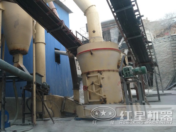 5R立式磨粉機(jī)現(xiàn)場(chǎng)作業(yè)圖 5R立式磨粉機(jī)現(xiàn)場(chǎng)作業(yè)圖