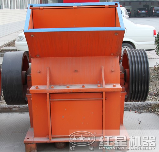 PCΦ800×600錘式破碎機(jī) PCΦ800×600錘式破碎機(jī)