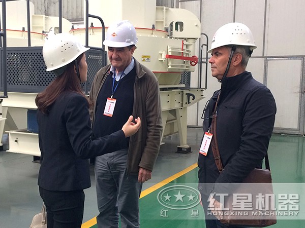 玄武巖制砂機用戶參觀廠區圖 玄武巖制砂機用戶參觀廠區圖