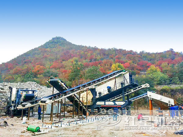 新型號(hào)HX建筑垃圾處理設(shè)備現(xiàn)場(chǎng)作業(yè)