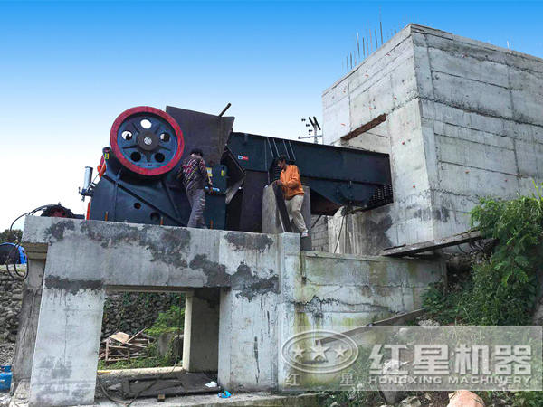 定期對顎式破碎機檢查 定期對顎式破碎機檢查