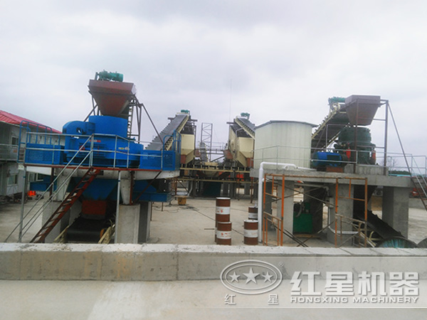 風(fēng)化石制砂生產(chǎn)線現(xiàn)場(chǎng) 風(fēng)化石制砂生產(chǎn)線現(xiàn)場(chǎng)