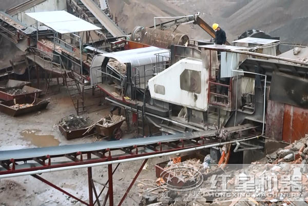 顎式移動(dòng)破碎機(jī)用來破碎建筑垃圾 顎式移動(dòng)破碎機(jī)用來破碎建筑垃圾