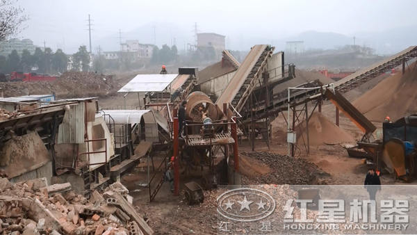 移動破碎機用于破碎建筑垃圾 移動破碎機用于破碎建筑垃圾