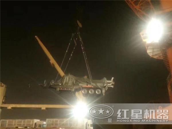 移動破碎站發(fā)貨圖3 移動破碎站發(fā)貨圖3