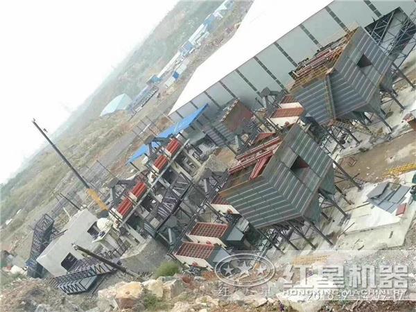 時產1500噸重錘式破碎石料生產線設備現(xiàn)場配置 時產1500噸重錘式破碎石料生產線設備現(xiàn)場配置