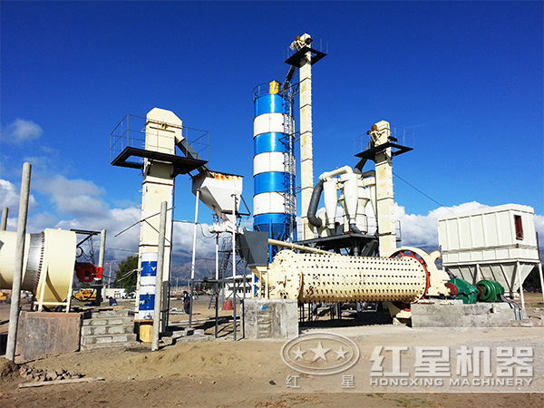 一小時(shí)可處理84--615噸的河沙球磨機(jī)型號現(xiàn)場作業(yè)圖 一小時(shí)可處理84--615噸的河沙球磨機(jī)型號現(xiàn)場作業(yè)圖