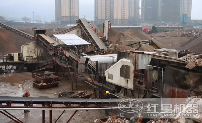 移動粉碎站現場作業 移動粉碎站現場作業