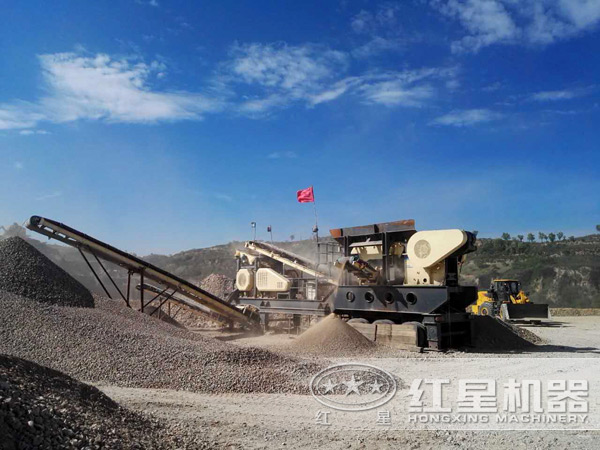 石頭打成粉移動破碎機現場圖 石頭打成粉移動破碎機現場圖