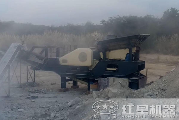 顎式移動(dòng)破碎機(jī)用來生產(chǎn)石子 顎式移動(dòng)破碎機(jī)用來生產(chǎn)石子