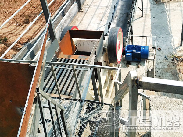 振動喂料機現場作業圖 振動喂料機現場作業圖