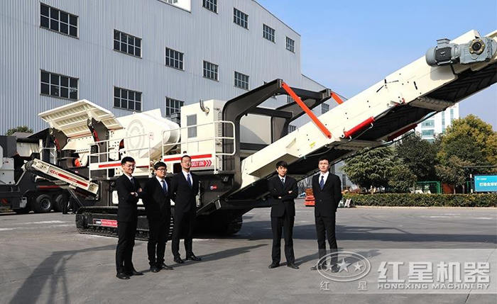 移動帶式破碎機用戶來廠參觀圖 移動帶式破碎機用戶來廠參觀圖