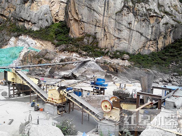 碎沙生產線現場作業 碎沙生產線現場作業