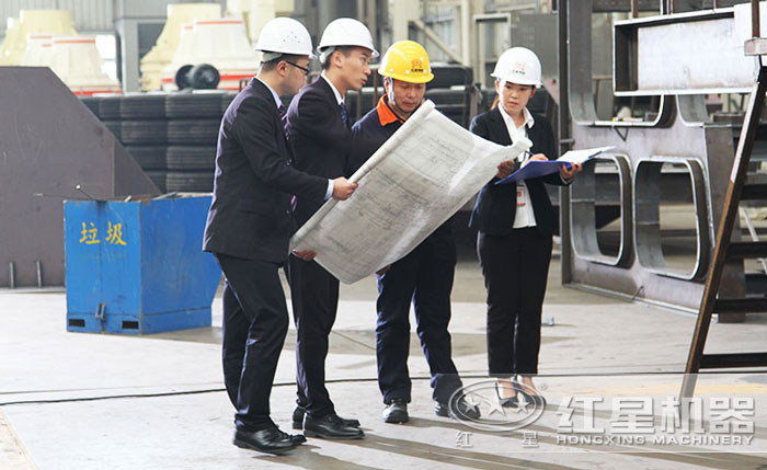 技術人員為用戶詳細解疑答難