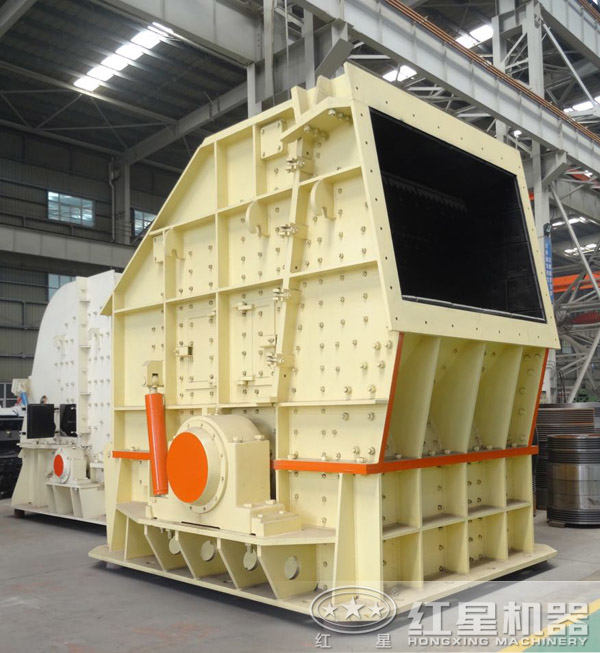 年產(chǎn)300萬噸反擊式破碎機