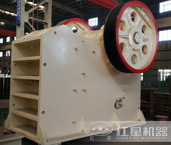 復擺破碎機側面圖 復擺破碎機側面圖