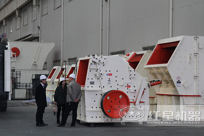 客戶考察粗碎反擊式制砂（沙）機(jī)