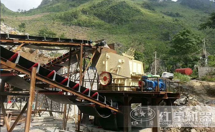 花崗巖制砂現(xiàn)場