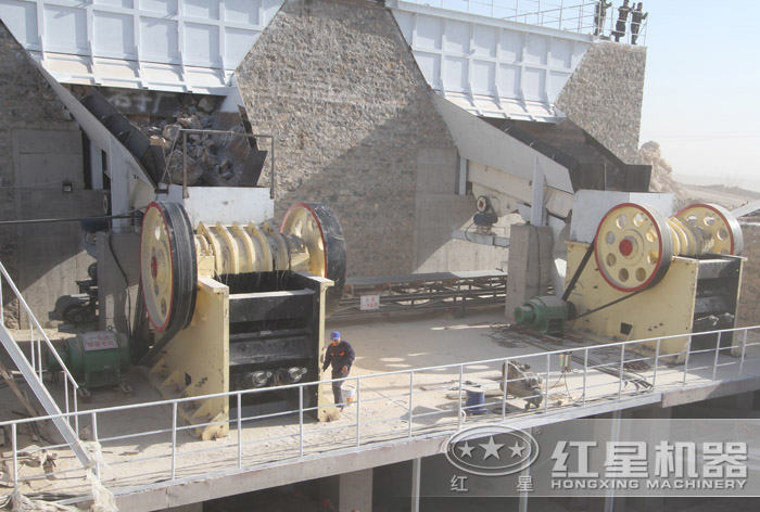 1200tph粉石機現(xiàn)場作業(yè)圖 1200tph粉石機現(xiàn)場作業(yè)圖