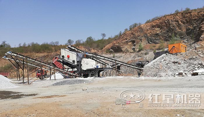 車載輪胎移動破碎機施工現(xiàn)場實拍 車載輪胎移動破碎機施工現(xiàn)場實拍