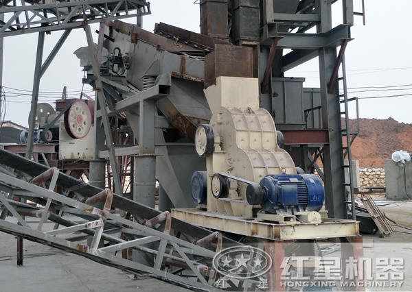 時產(chǎn)300噸煤塊破碎生產(chǎn) 時產(chǎn)300噸煤塊破碎生產(chǎn)