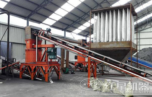 復合式破碎機作業(yè)現(xiàn)場 復合式破碎機作業(yè)現(xiàn)場