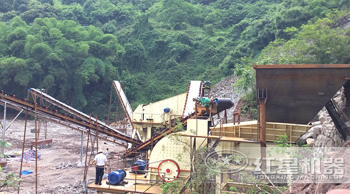 重錘式破碎機施工現場 重錘式破碎機施工現場