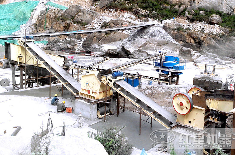 時產150噸反擊式破碎機施工現場 時產150噸反擊式破碎機施工現場