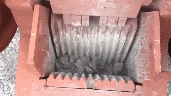 鄂式破碎機碎石物料示意圖