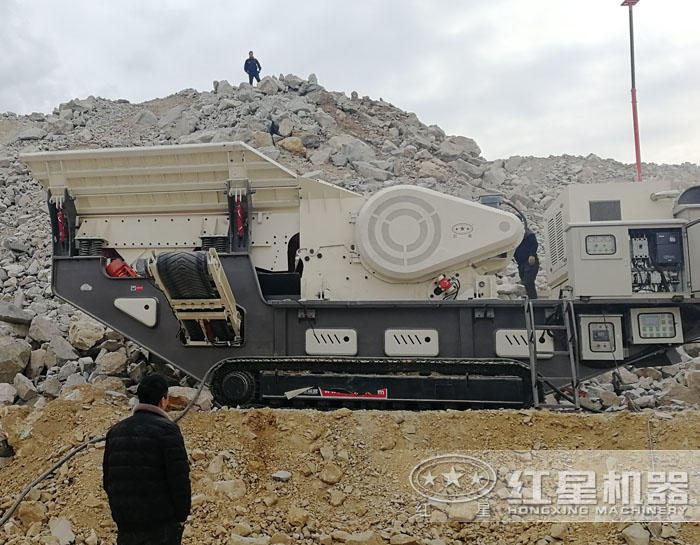 新型移動顎式破碎站