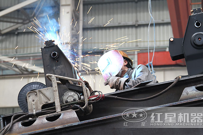 移動式制砂機車間焊接 移動式制砂機車間焊接