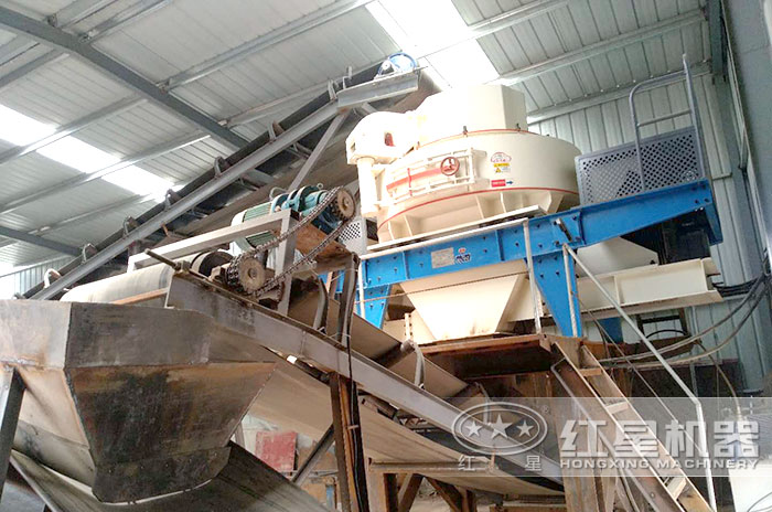 固定大型碎砂機室內(nèi)作業(yè)