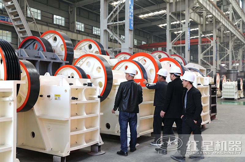 大型顎式破碎機(jī)