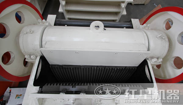 250-1000顎破進料口特寫 250-1000顎破進料口特寫