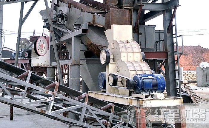 雙級錘式破碎機現場