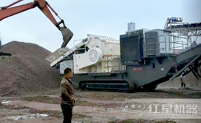 搭載細碎機的履帶式可移動石子破碎機