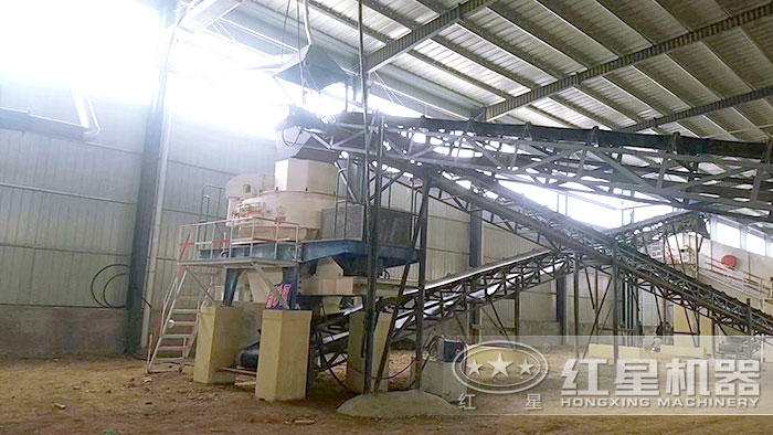 反擊式破碎機+制砂機安裝現(xiàn)場