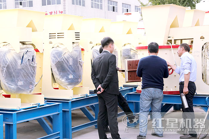 紅星機器技術人員陪同用戶考察