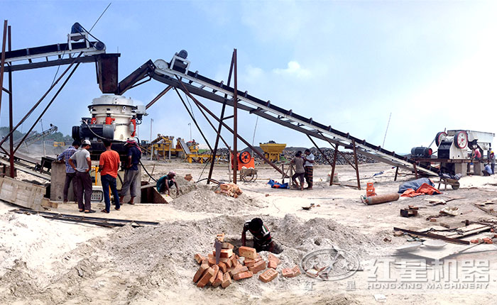 客戶圓錐破碎機安裝現場 客戶圓錐破碎機安裝現場